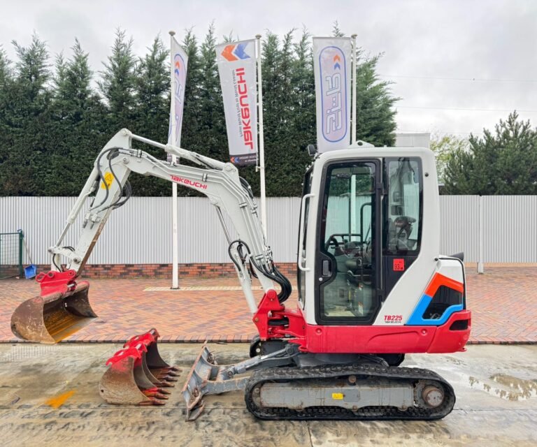 Inchirieri TB225
