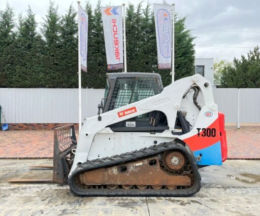 Inchirieri Bobcat T300